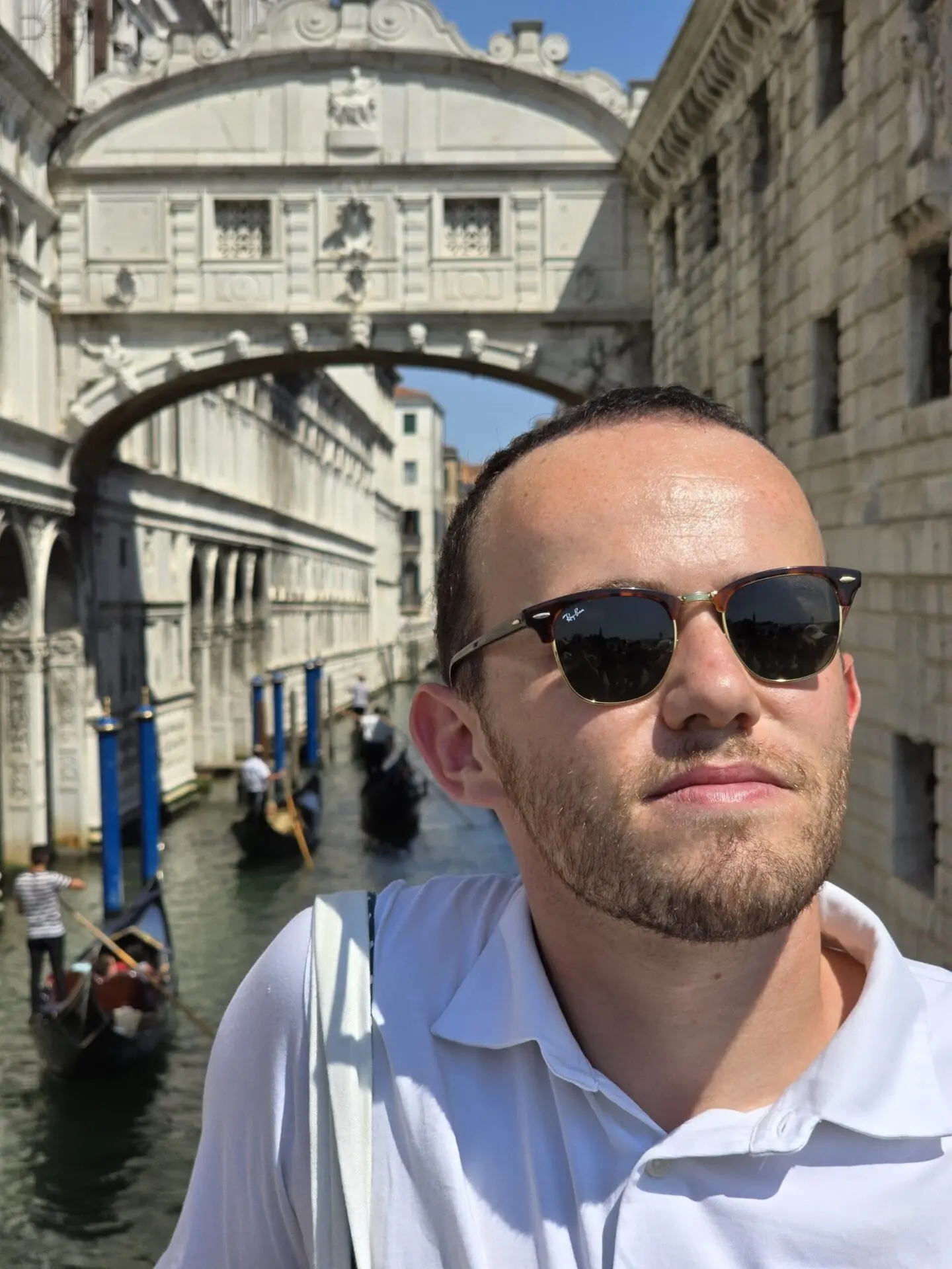 Quentin devant le pont des soupirs